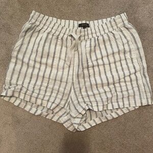 Size S excellent like new linen shorts